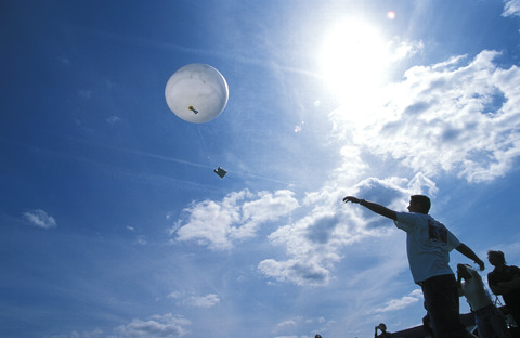 Balloon Launch (DI01127)