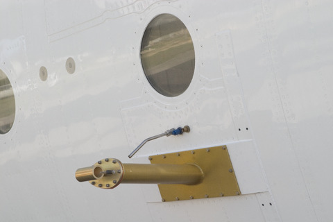 Nevzorov probe on C-130 aircraft (DI01364)