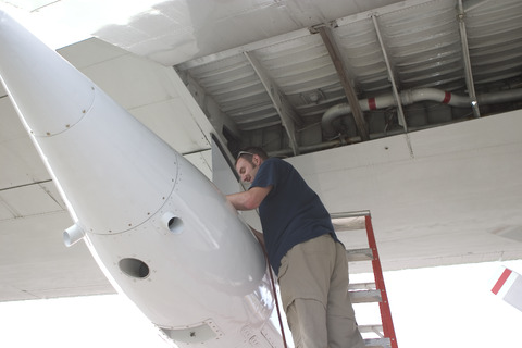 SABL pod being serviced on C-130 during RICO (DI01400)