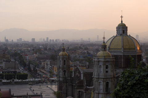Pollution in Mexico City (DI01466)