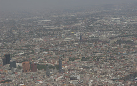 Pollution in Mexico City (DI01469)