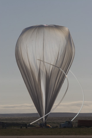 SUNRISE balloon (DI01637), Photo by Carlye Calvin