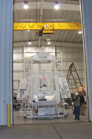 SUNRISE telescope in hangar (DI01639)